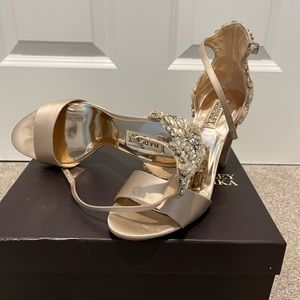 Badgley Mischka AINSLEY Ivory
Satin Block Heel - Bridal Shoes